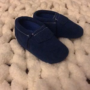 NWOT unisex baby shoes.